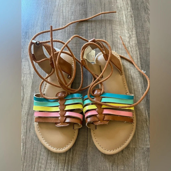 Bundle of girls old navy and cat and jack sandals - Picture 6 of 13